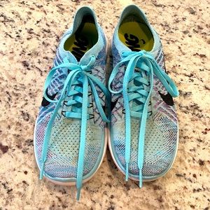 Women’s Nike Running Shoe Free 4.0 Flyknit Runs